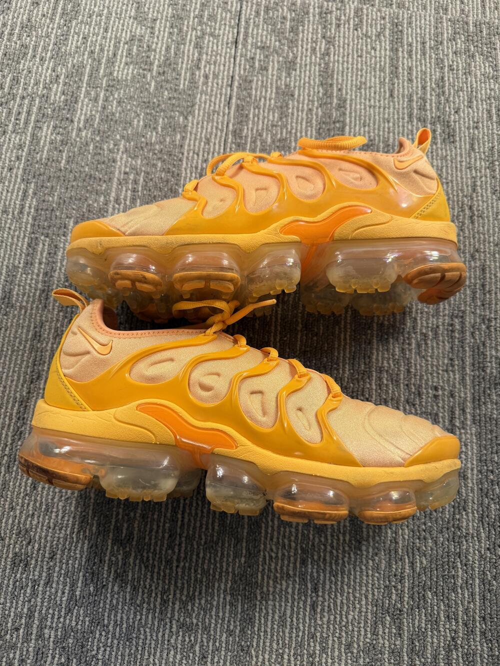 Nike Air Vapormax Plus Shoes Womens Size 9 Orange Yellow Running CW7011-800 - Picture 8 of 10